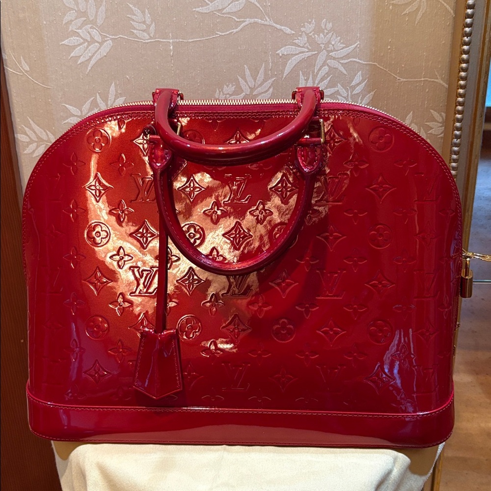 Louis Vuitton Cerise Red Monogram ALMA MM POMME D Amour ♥️♥️ 🆕 Handbag